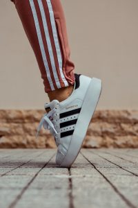 bogdan-glisik-751964-unsplash-200x300.jpg