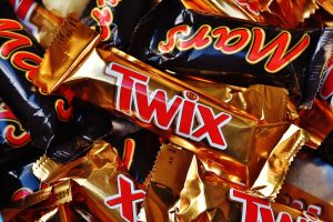 candy-bar-1735659_1920-300x200.jpg