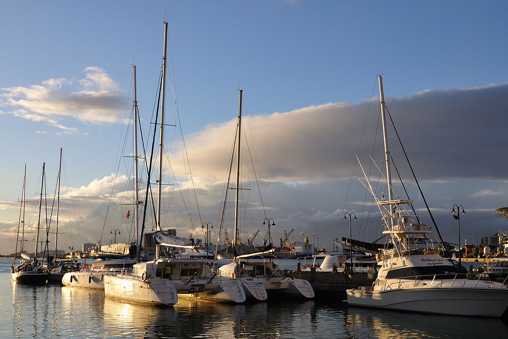 1024px-2011-06-25_15-14-26_mauritius_port_louis_port_louis-1539284740352.jpg