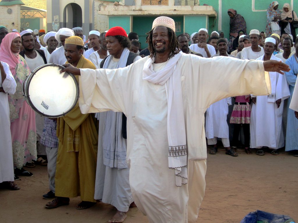 drummer_at_hamed_el-nil_mosque_-8625532075--1539286032657.jpg