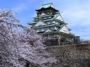 Osaka_Castle_Keep_Tower_in_201504_013-300x225.jpg