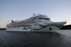 cruise-ship-3526976-300x200.jpg