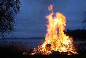 fire-123784-300x203.jpg
