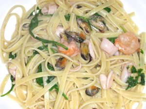 seafood-fettuccine-663257-300x225.jpg