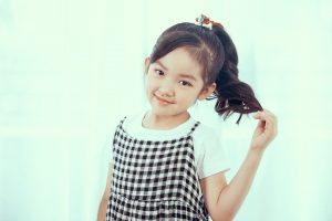 the-little-girl-3678966_1920-300x200.jpg