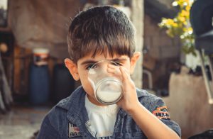 boy-child-drinking-1210005-300x196.jpg