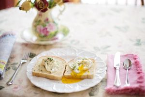poached-eggs-on-toast-739401_1920-300x200.jpg