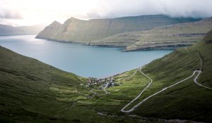 lachlan-gowen-i16MLz7WmBQ-unsplash-300x175.jpg