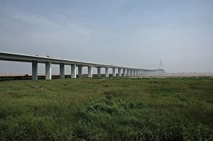 1024px-Hangzhou_Bay_Bridge_ABA_1360_AK1-300x199.jpg