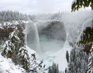 800px-Helmcken_Falls_December_2012-300x236.jpg