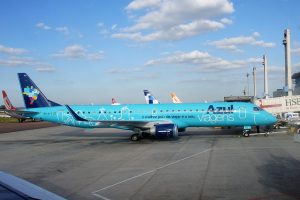 Embraer_195_Azul_Linhas_Ae%CC%81reas_Brasileiras_3564-300x200.jpg