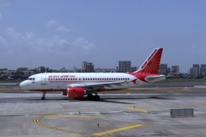 airport-385294-300x200.jpg