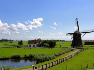 netherlands-97830_1920-300x225.jpg