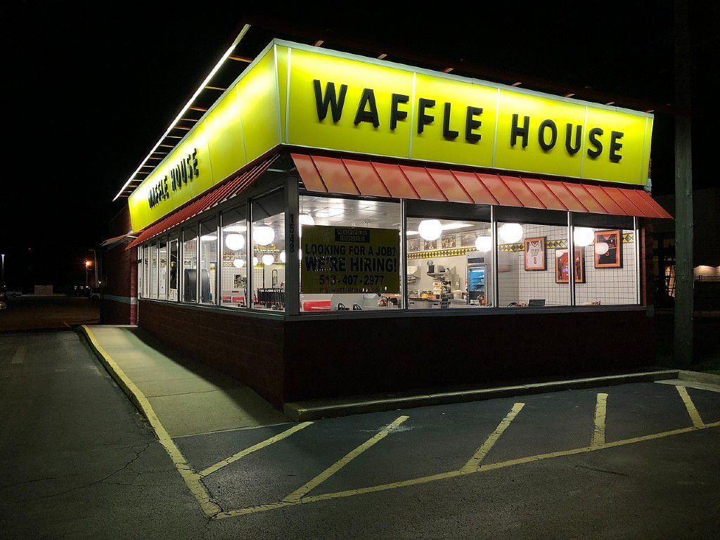 1280px-BG_Waffle_House.jpg.optimal.jpg