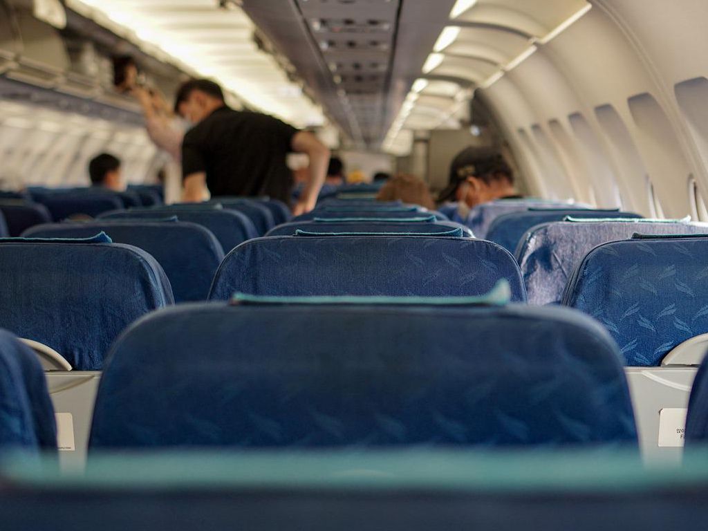 Real-Life-Stories-Embarrassingly-Entitled-Airline-Passengers-09.jpg.optimal.jpg