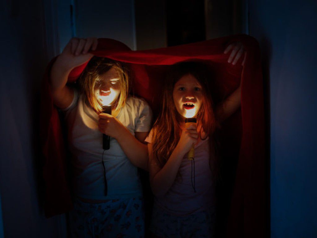 girls-2-shutterstock_1854815665-768x512-1.jpg.optimal.jpg