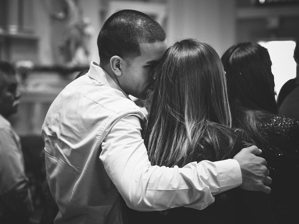 resize1_Romance-Church-Black-And-White-Hug-Couple-Love-4295383.jpg.optimal.jpg