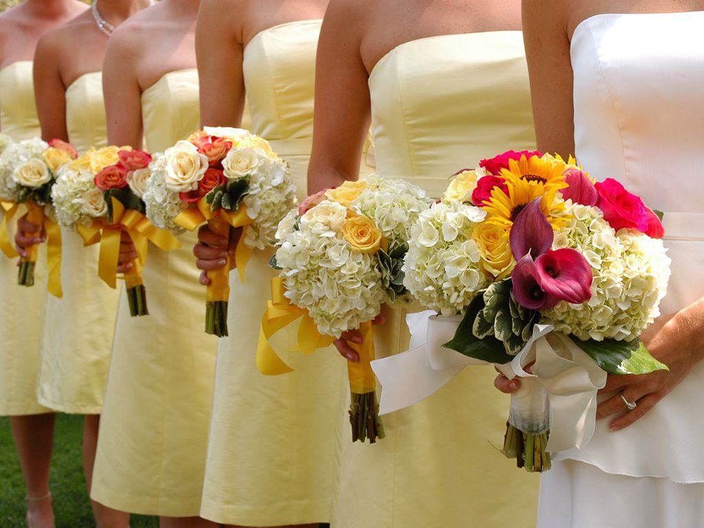 resizebouquet-bride-ceremony-784349-1541900274904.jpg.optimal.jpg